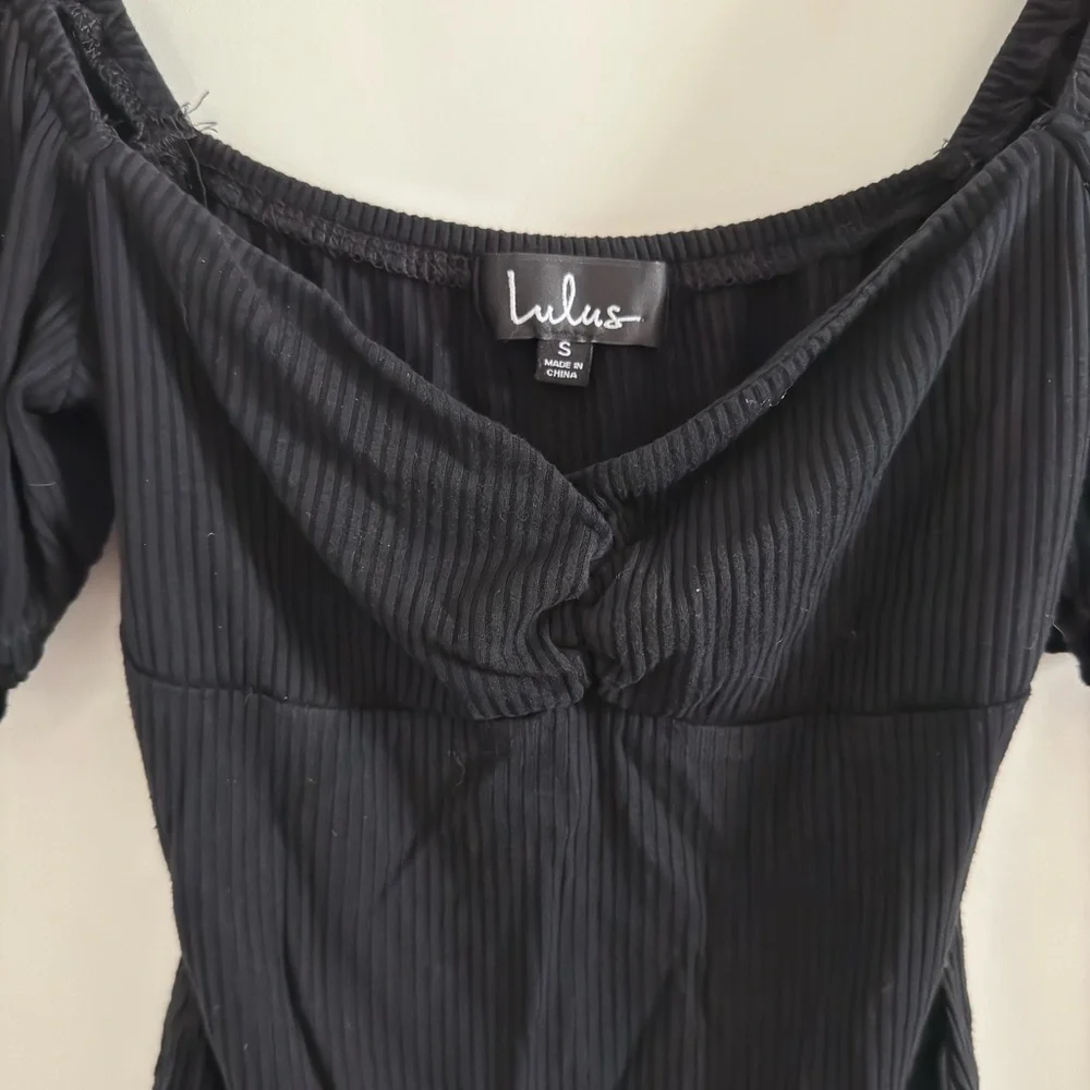 Black Bodysuit with Puff Sleeves - Picture 15 of 16